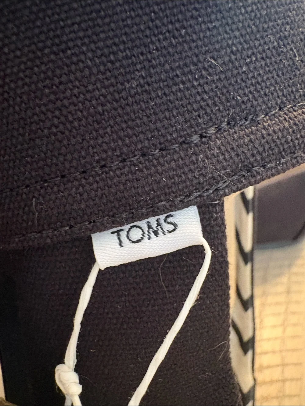 NWT Toms Black Canvas Slip-On Shoes UNISEX
